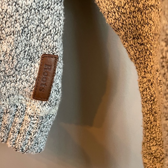 ROOTS salt and pepper knit hoodie Sz 4T - Picture 5 of 5